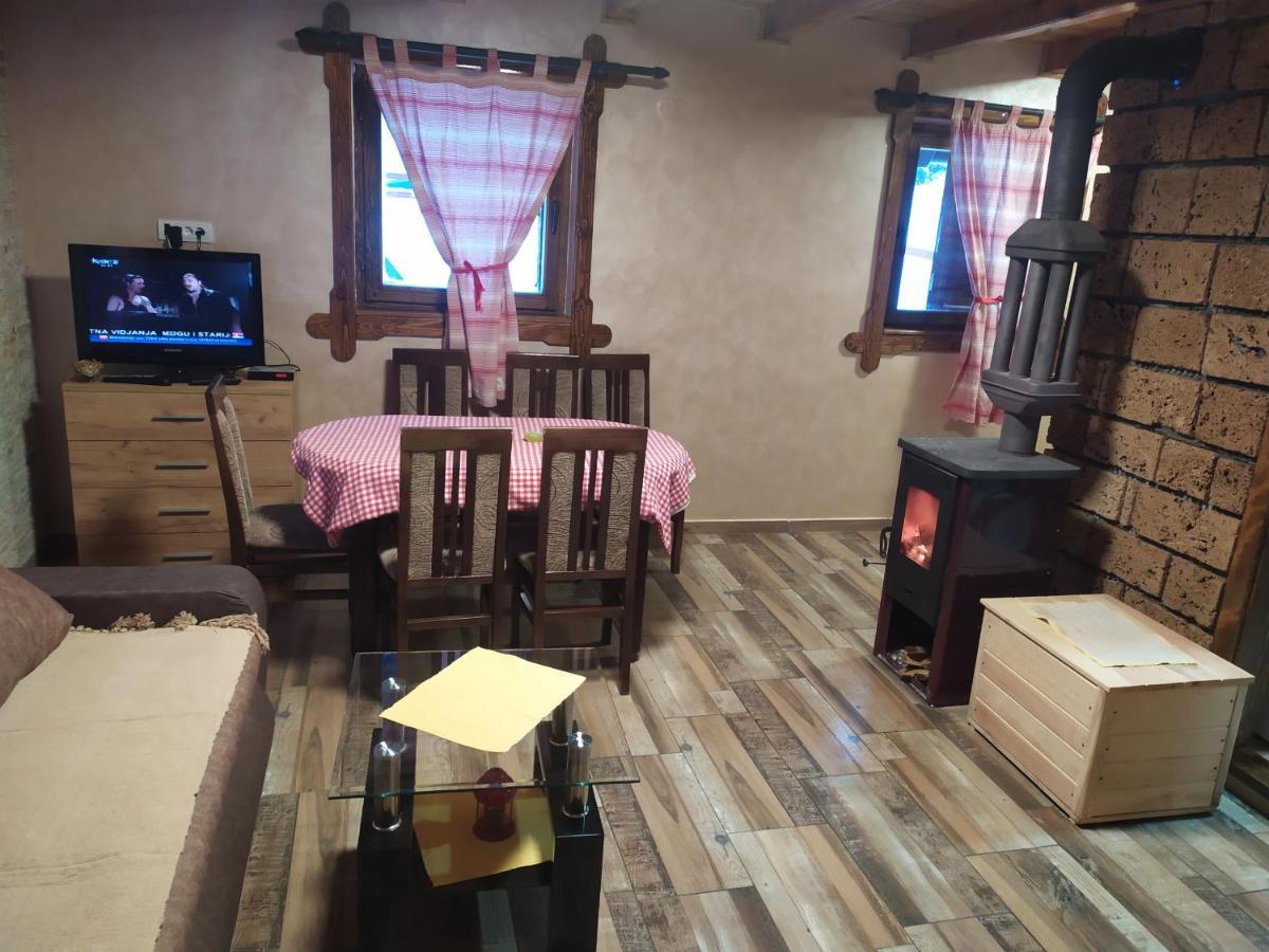 Vila Balerina Mitrovac Esterno foto