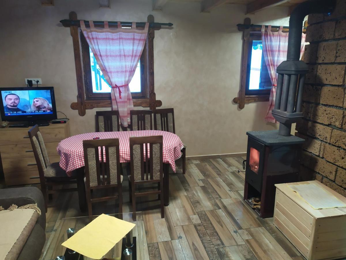 Vila Balerina Mitrovac Esterno foto
